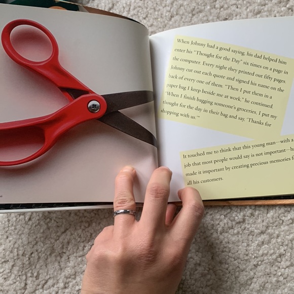 3 books bundle on Customer Service and Finding meaning in business - Picture 16 of 17